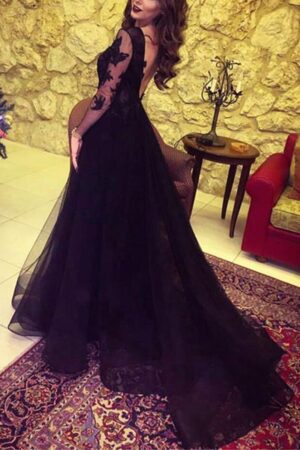 Ball Gown Long Sleeves V-neck Floor-Length Tulle Applique Dresses