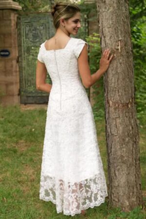 A-Line/Princess Lace Scoop Short Sleeves Asymmetrical Wedding Dresses-672