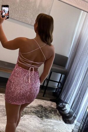 Sheath/Column Scoop Neck Sleeveless Short/Mini Velvet Sequins Homecoming Dress-600