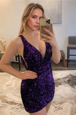 Shining Velvet Sequins Sheath Homecoming Dress V Neck Short/Mini-605