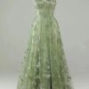 A-Line/Princess Sleeveless Halter Floor-Length Applique Lace Prom Dresses